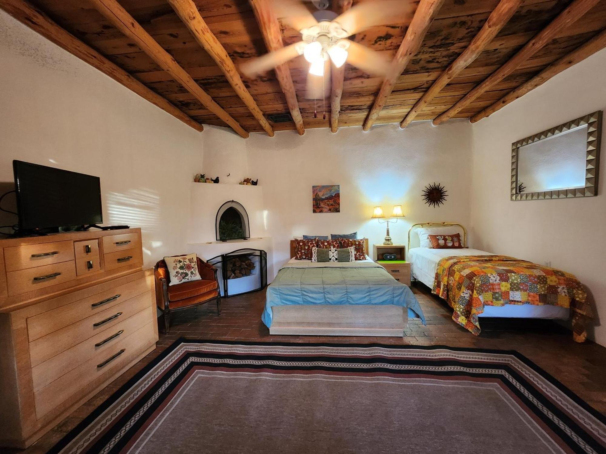 Red Mountain Manor Vineyard And Guesthouse Rio Rancho Exterior foto